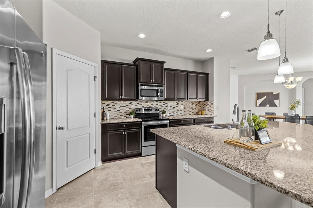 Active With Contract: $499,000 (4 beds, 3 baths, 2764 Square Feet)