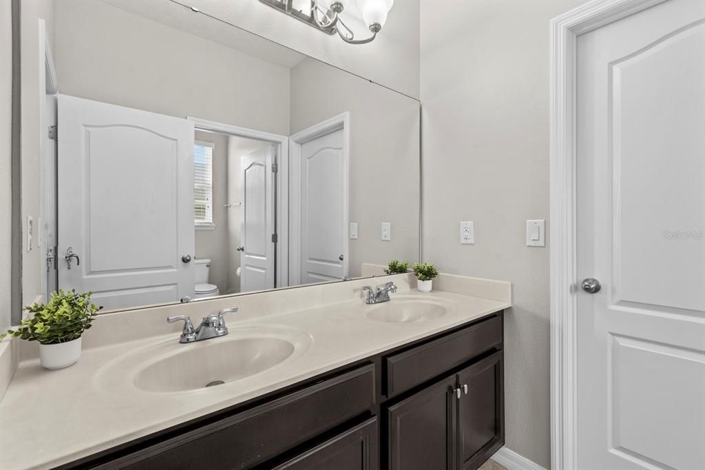 Active With Contract: $499,000 (4 beds, 3 baths, 2764 Square Feet)