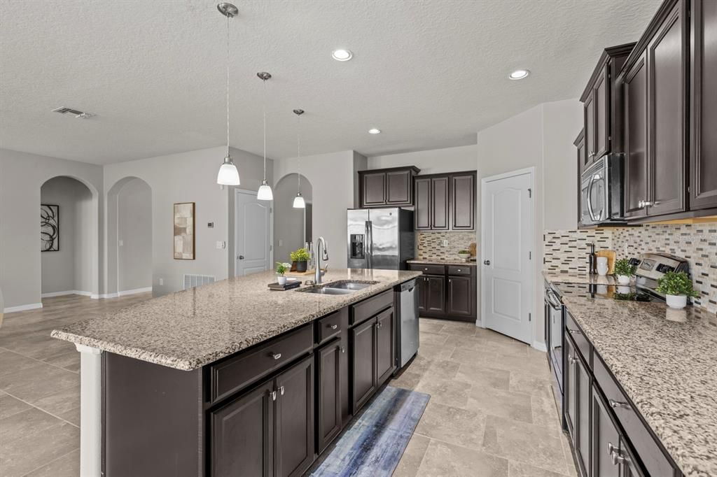 Active With Contract: $499,000 (4 beds, 3 baths, 2764 Square Feet)