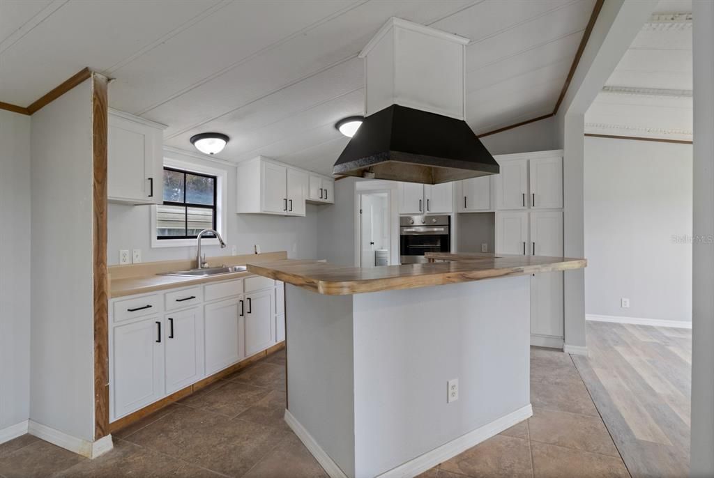 For Sale: $239,000 (3 beds, 2 baths, 1288 Square Feet)