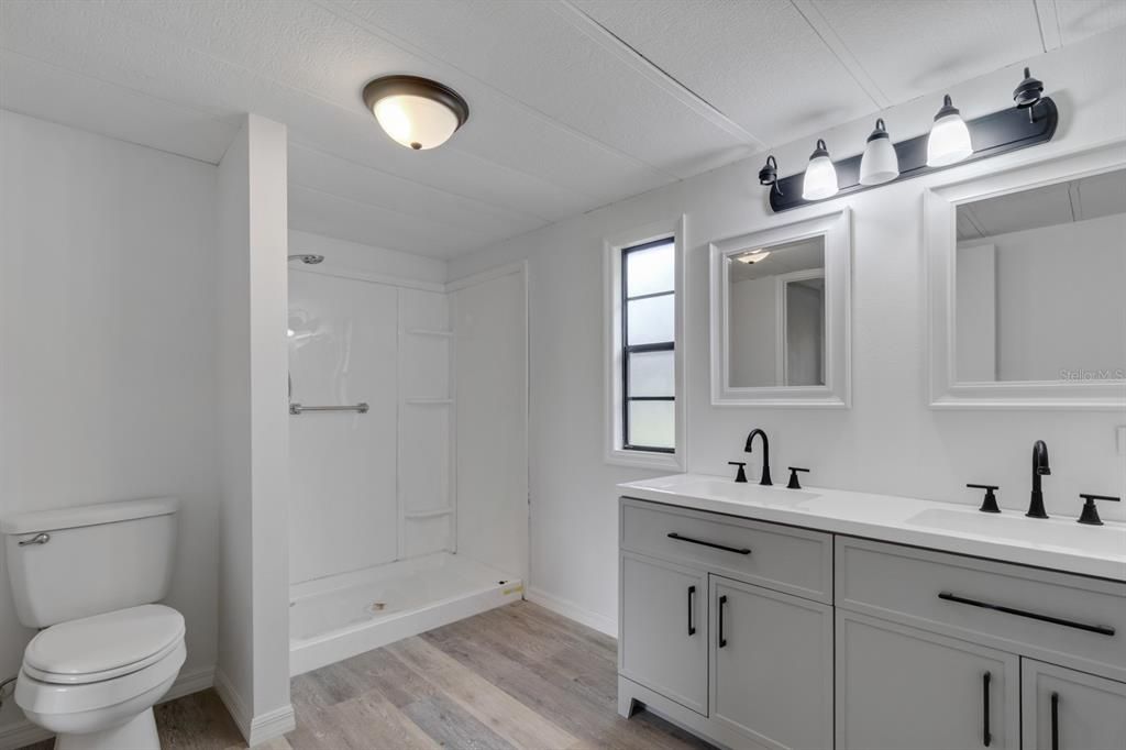 For Sale: $239,000 (3 beds, 2 baths, 1288 Square Feet)