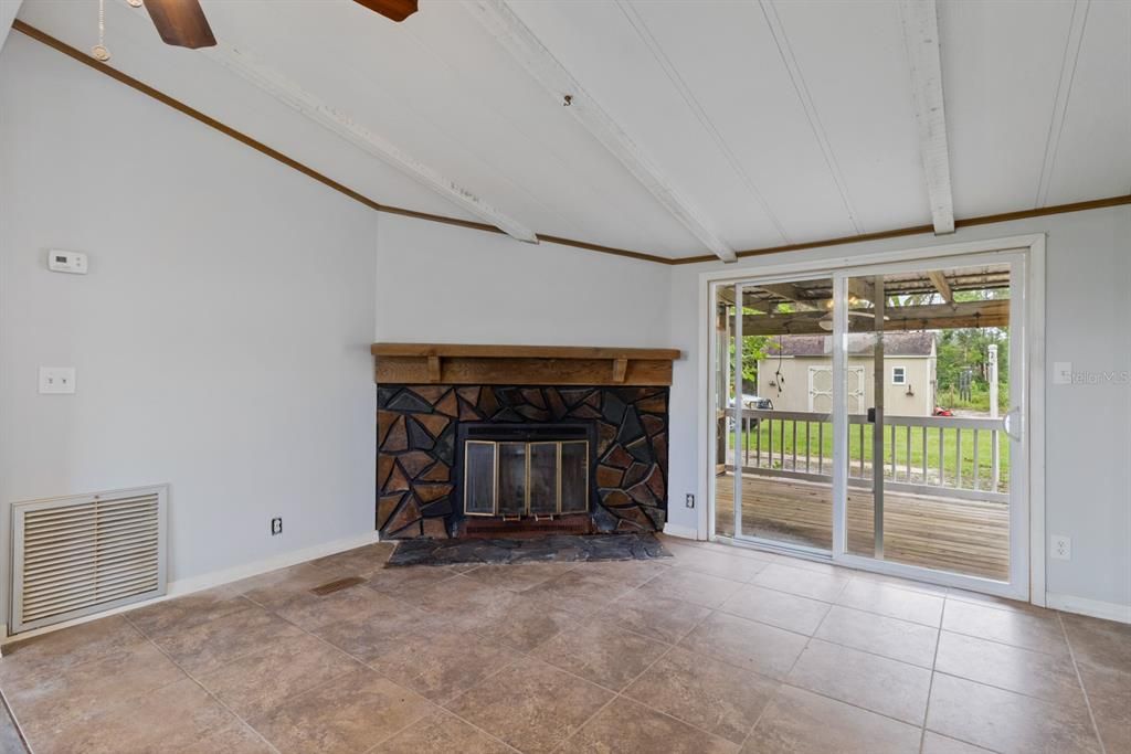 For Sale: $239,000 (3 beds, 2 baths, 1288 Square Feet)