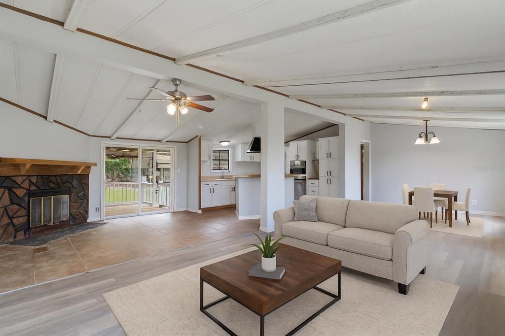 For Sale: $239,000 (3 beds, 2 baths, 1288 Square Feet)