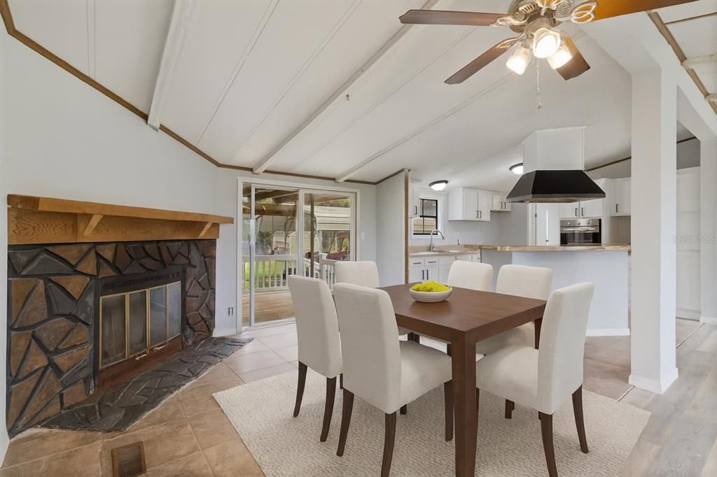 For Sale: $239,000 (3 beds, 2 baths, 1288 Square Feet)