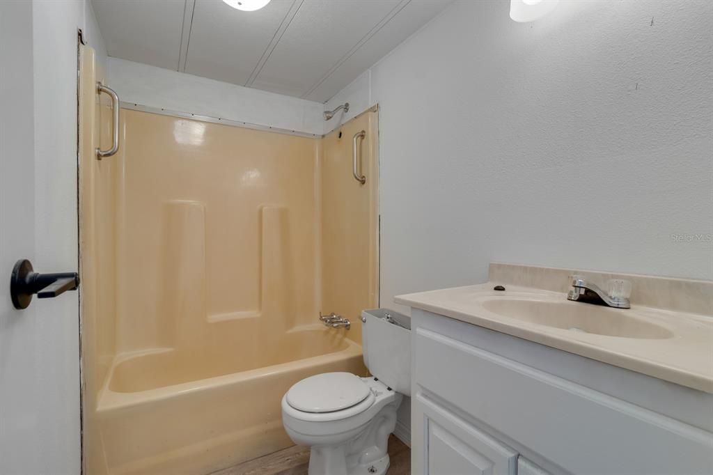 For Sale: $239,000 (3 beds, 2 baths, 1288 Square Feet)