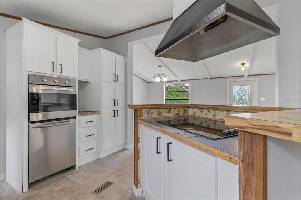 For Sale: $239,000 (3 beds, 2 baths, 1288 Square Feet)