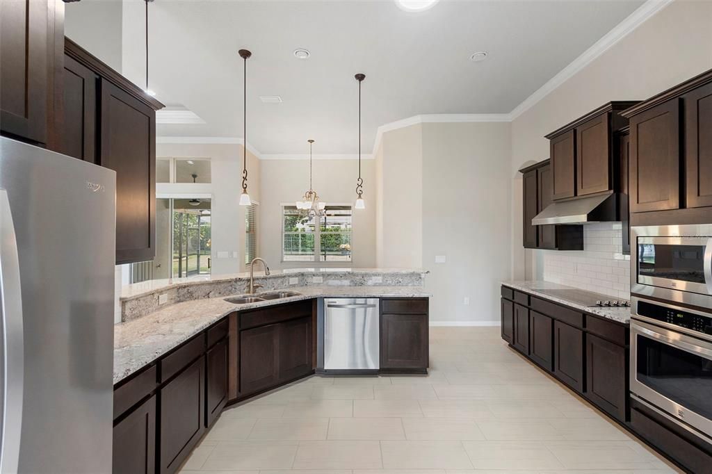 Active With Contract: $699,900 (4 beds, 3 baths, 2651 Square Feet)