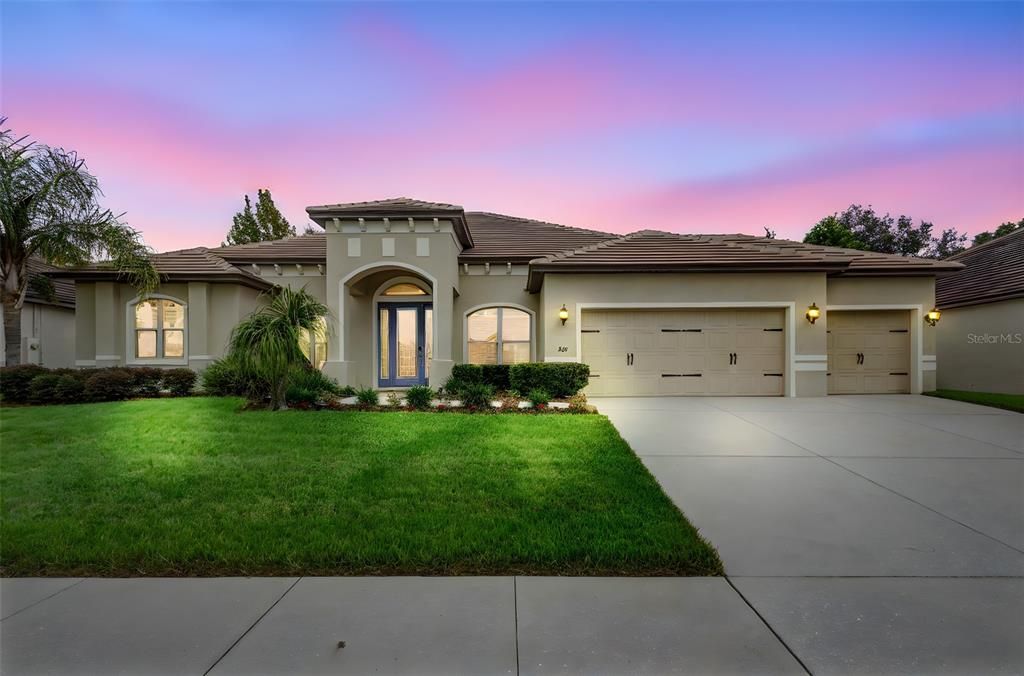 Active With Contract: $699,900 (4 beds, 3 baths, 2651 Square Feet)