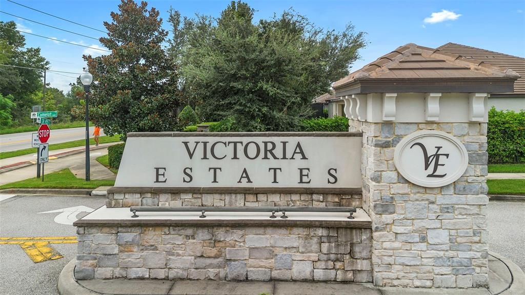 Active With Contract: $699,900 (4 beds, 3 baths, 2651 Square Feet)