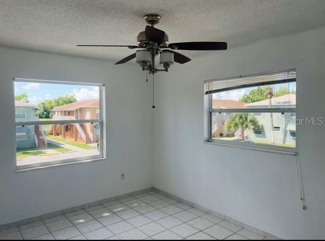 For Rent: $1,300 (2 beds, 1 baths, 784 Square Feet)