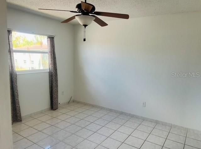 For Rent: $1,300 (2 beds, 1 baths, 784 Square Feet)