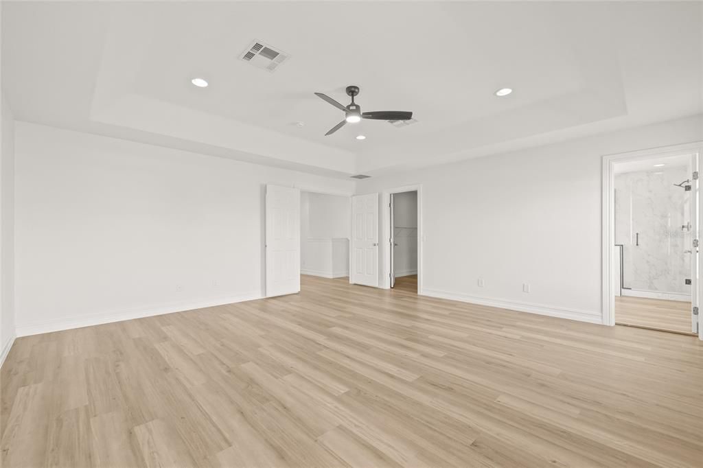 Active With Contract: $3,000 (4 beds, 3 baths, 2652 Square Feet)