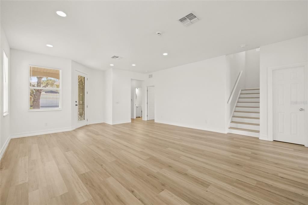 Active With Contract: $3,000 (4 beds, 3 baths, 2652 Square Feet)