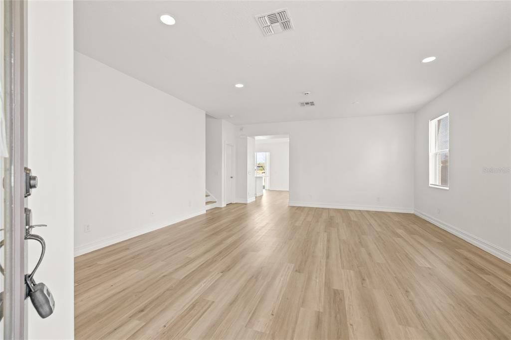 Active With Contract: $3,000 (4 beds, 3 baths, 2652 Square Feet)