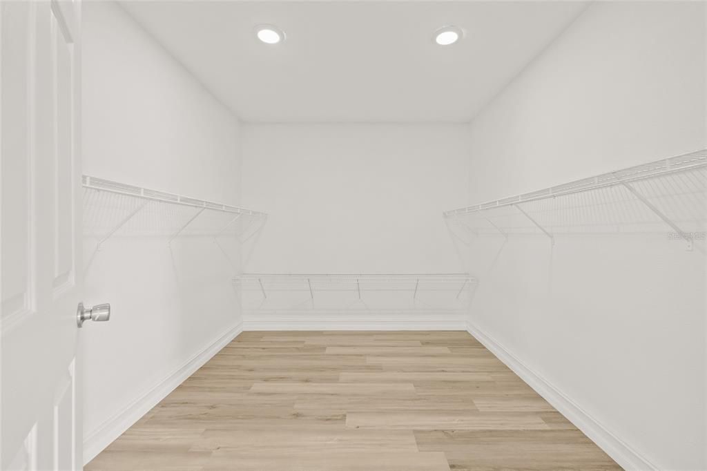 Active With Contract: $3,000 (4 beds, 3 baths, 2652 Square Feet)