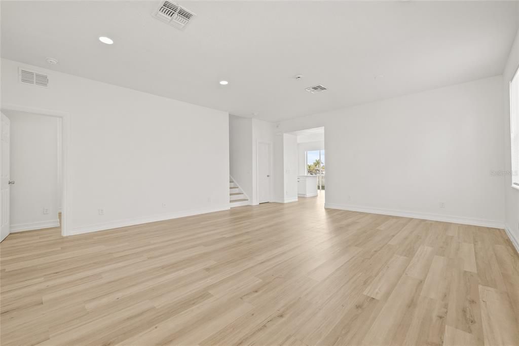 Active With Contract: $3,000 (4 beds, 3 baths, 2652 Square Feet)