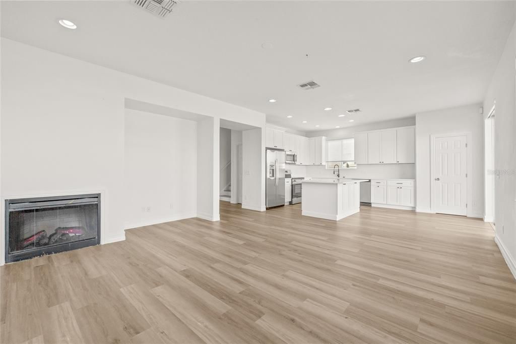 Active With Contract: $3,000 (4 beds, 3 baths, 2652 Square Feet)