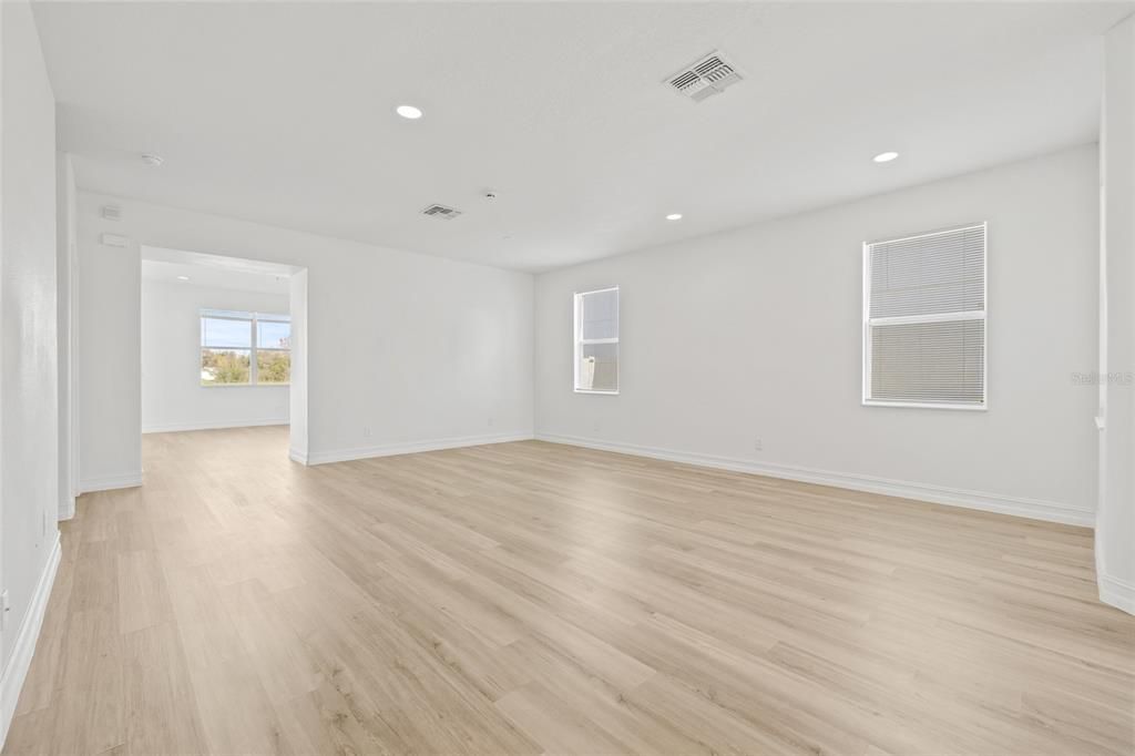 Active With Contract: $3,000 (4 beds, 3 baths, 2652 Square Feet)