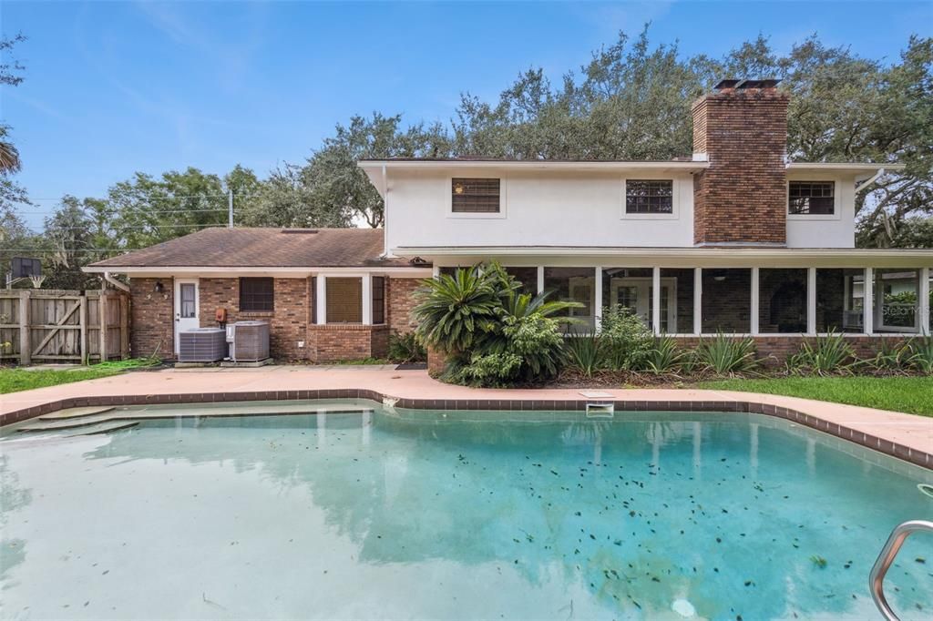 En Venta: $1,200,000 (4 camas, 3 baños, 2378 Pies cuadrados)