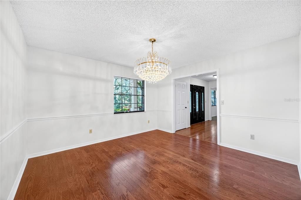 En Venta: $1,200,000 (4 camas, 3 baños, 2378 Pies cuadrados)