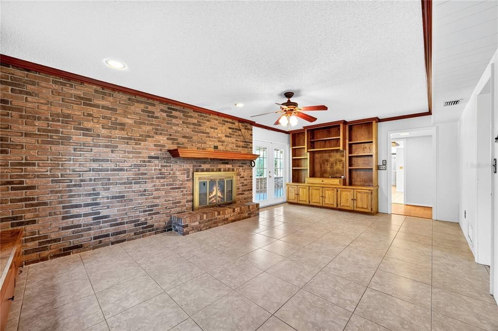 En Venta: $1,200,000 (4 camas, 3 baños, 2378 Pies cuadrados)