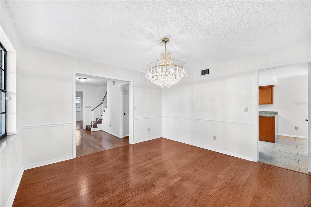 En Venta: $1,200,000 (4 camas, 3 baños, 2378 Pies cuadrados)