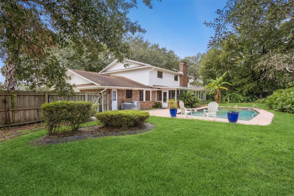 En Venta: $1,200,000 (4 camas, 3 baños, 2378 Pies cuadrados)