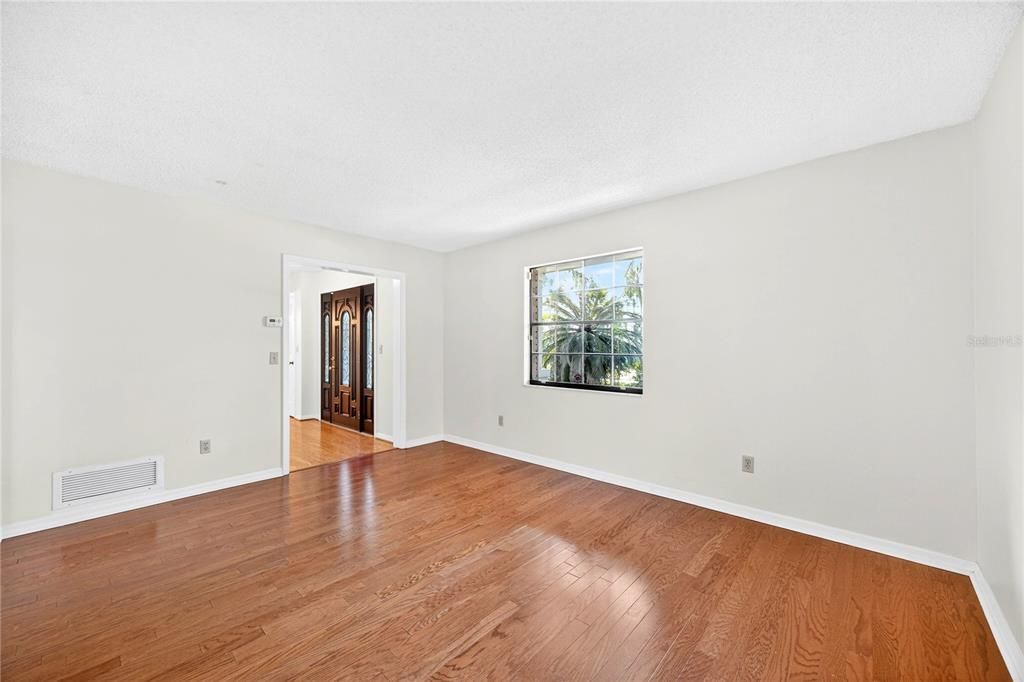 En Venta: $1,200,000 (4 camas, 3 baños, 2378 Pies cuadrados)