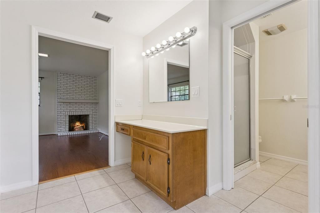 En Venta: $1,200,000 (4 camas, 3 baños, 2378 Pies cuadrados)