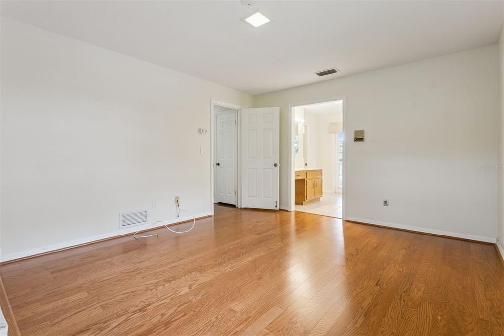 En Venta: $1,200,000 (4 camas, 3 baños, 2378 Pies cuadrados)