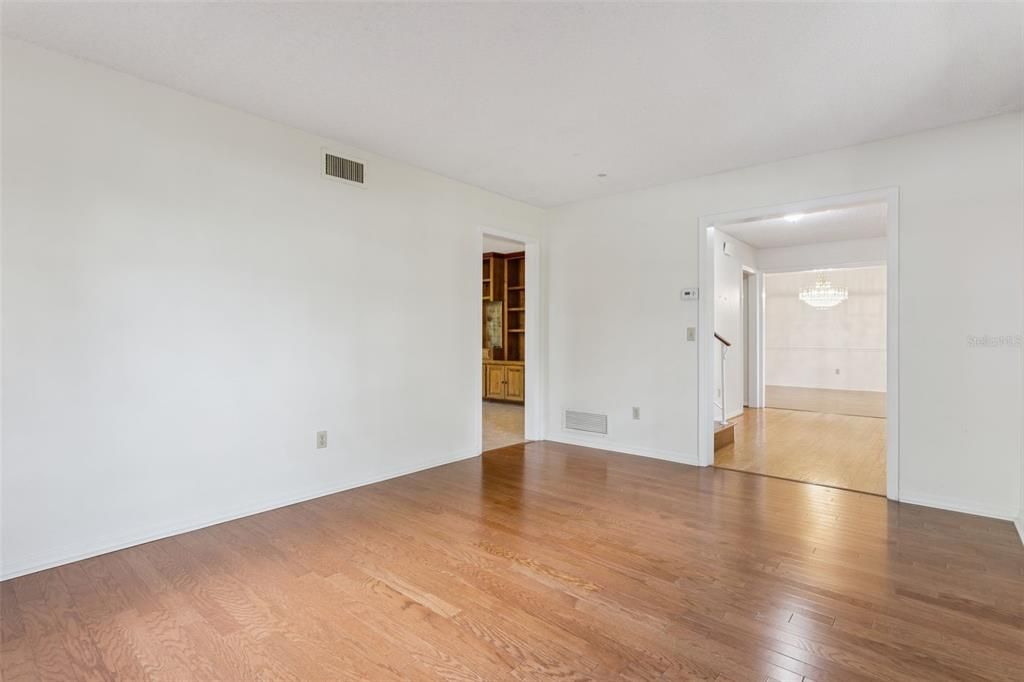 En Venta: $1,200,000 (4 camas, 3 baños, 2378 Pies cuadrados)