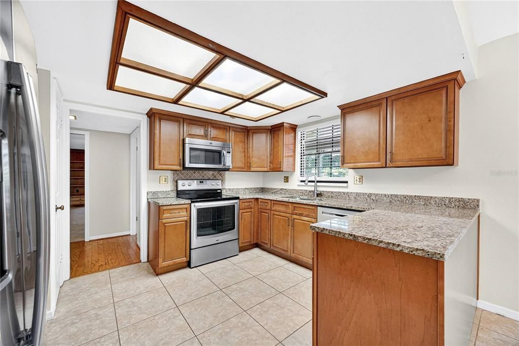 En Venta: $1,200,000 (4 camas, 3 baños, 2378 Pies cuadrados)