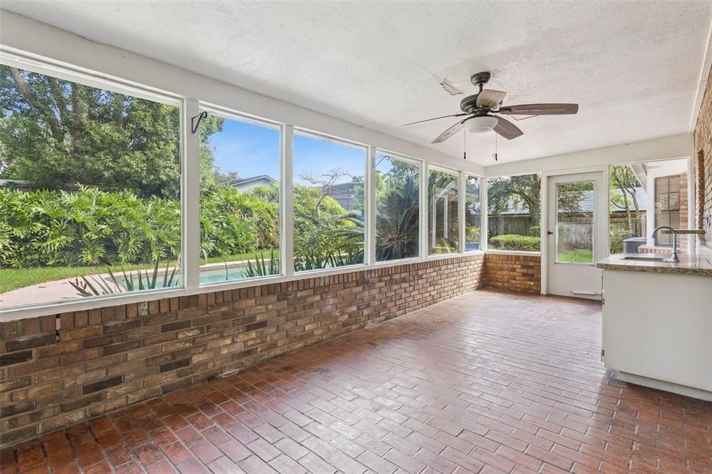 En Venta: $1,200,000 (4 camas, 3 baños, 2378 Pies cuadrados)