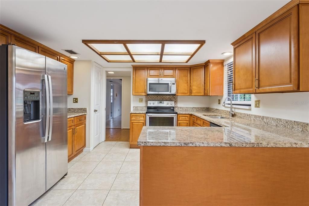 En Venta: $1,200,000 (4 camas, 3 baños, 2378 Pies cuadrados)