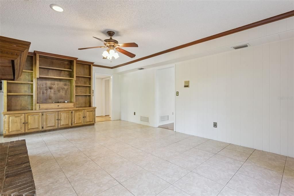 En Venta: $1,200,000 (4 camas, 3 baños, 2378 Pies cuadrados)