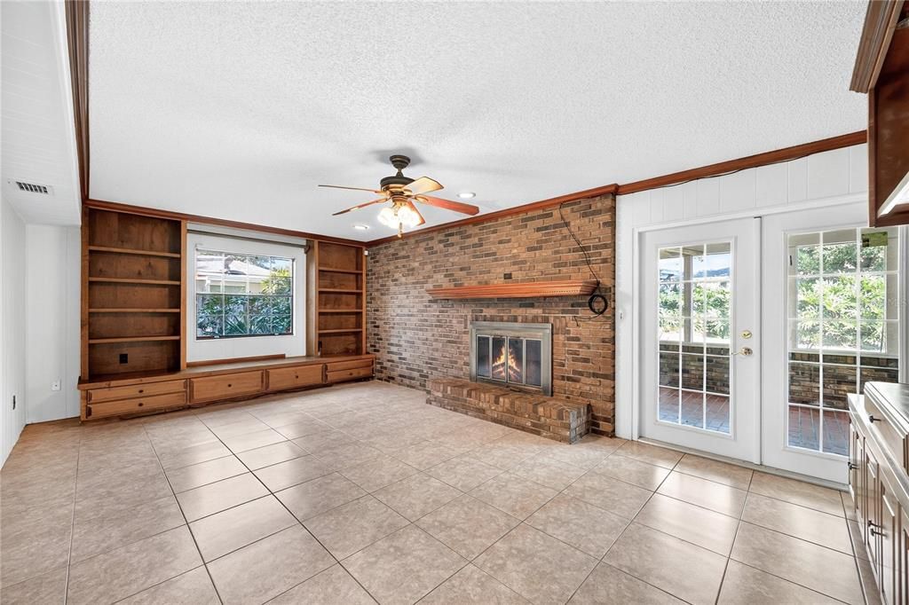 En Venta: $1,200,000 (4 camas, 3 baños, 2378 Pies cuadrados)