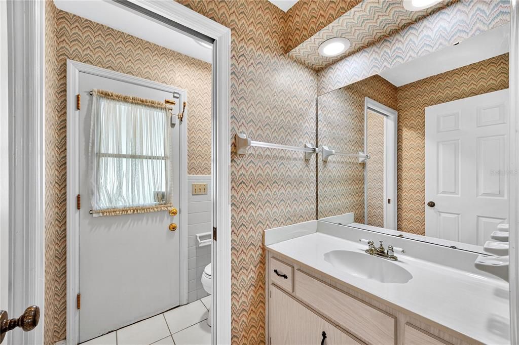 En Venta: $1,200,000 (4 camas, 3 baños, 2378 Pies cuadrados)