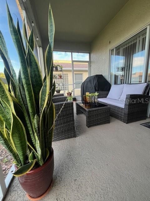 Active With Contract: $295,000 (2 beds, 2 baths, 1153 Square Feet)