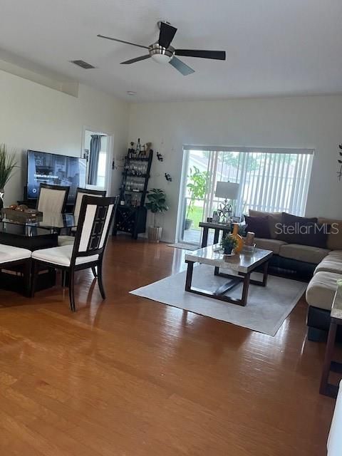 Active With Contract: $295,000 (2 beds, 2 baths, 1153 Square Feet)