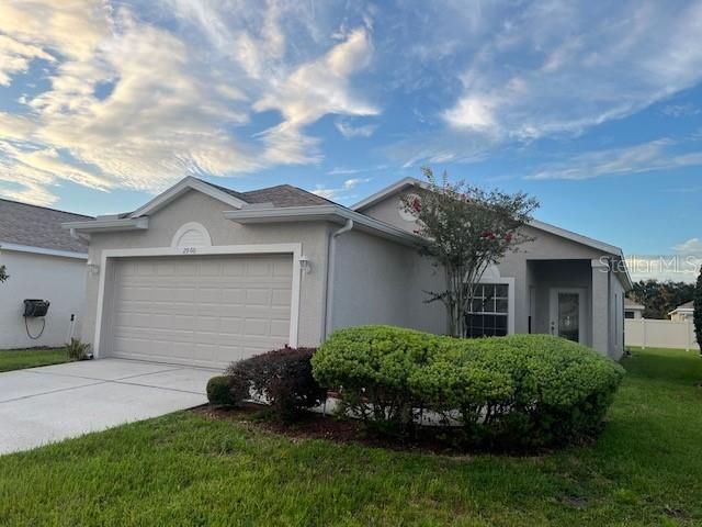 Active With Contract: $295,000 (2 beds, 2 baths, 1153 Square Feet)