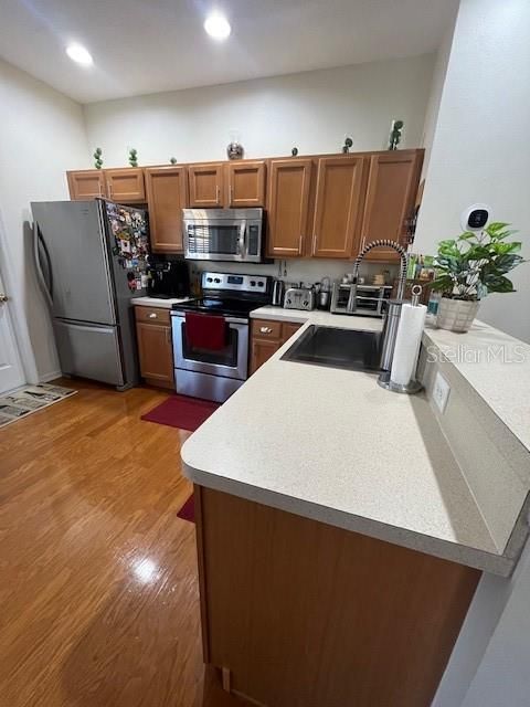 Active With Contract: $295,000 (2 beds, 2 baths, 1153 Square Feet)