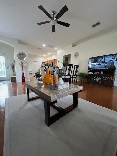 Active With Contract: $295,000 (2 beds, 2 baths, 1153 Square Feet)