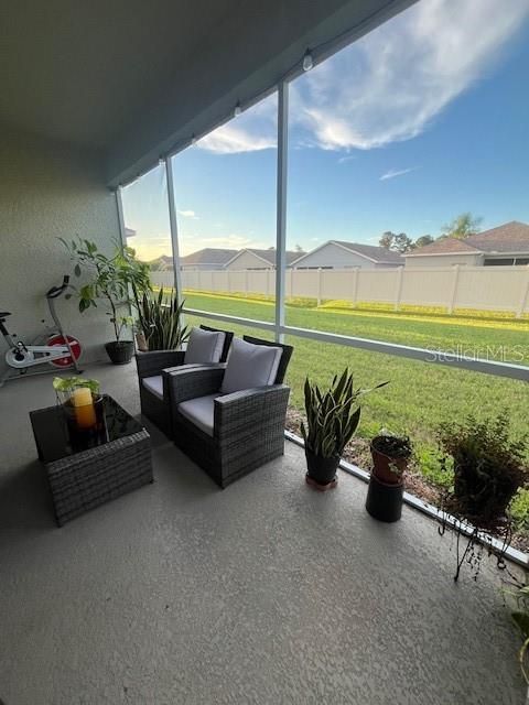 Active With Contract: $295,000 (2 beds, 2 baths, 1153 Square Feet)