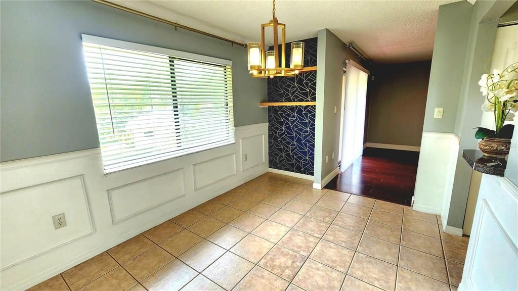 For Sale: $169,900 (2 beds, 2 baths, 1021 Square Feet)