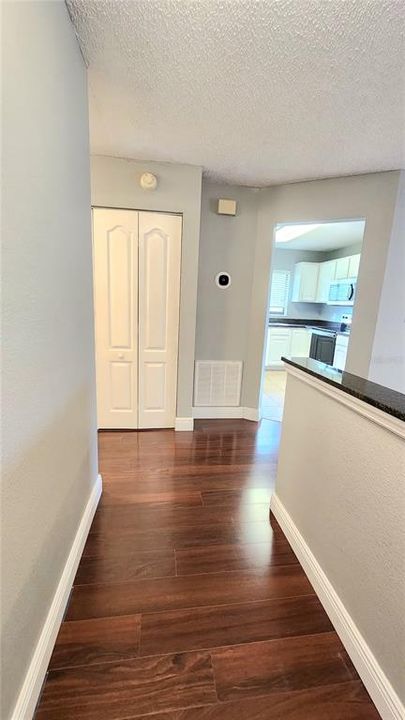 For Sale: $169,900 (2 beds, 2 baths, 1021 Square Feet)