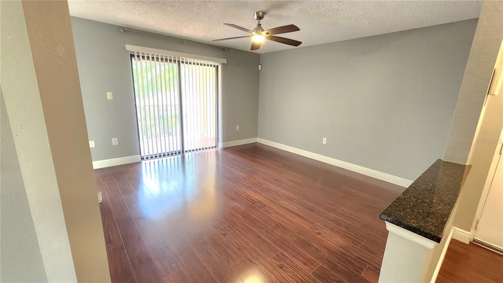 For Sale: $169,900 (2 beds, 2 baths, 1021 Square Feet)