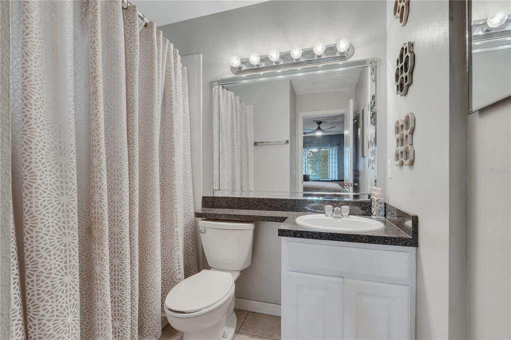 For Sale: $169,900 (2 beds, 2 baths, 1021 Square Feet)