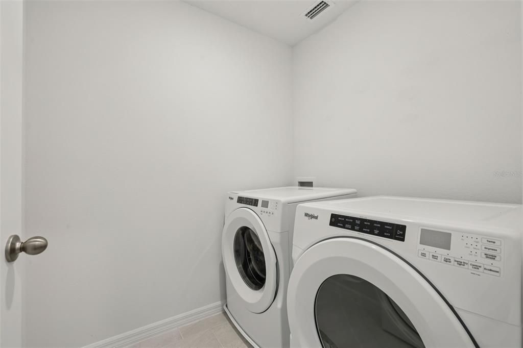 En Venta: $286,530 (3 camas, 2 baños, 1566 Pies cuadrados)