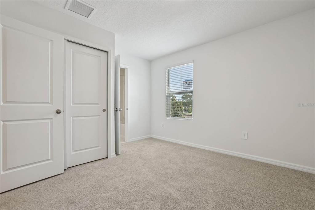 En Venta: $286,530 (3 camas, 2 baños, 1566 Pies cuadrados)