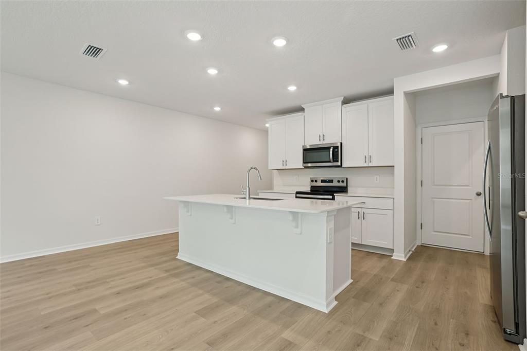 En Venta: $286,530 (3 camas, 2 baños, 1566 Pies cuadrados)